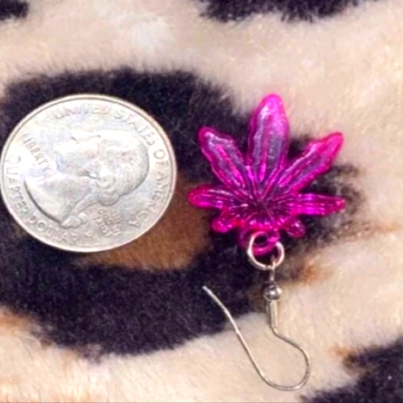 Maryjane dangling earrings 💗💕💗 - Picture 6 of 7